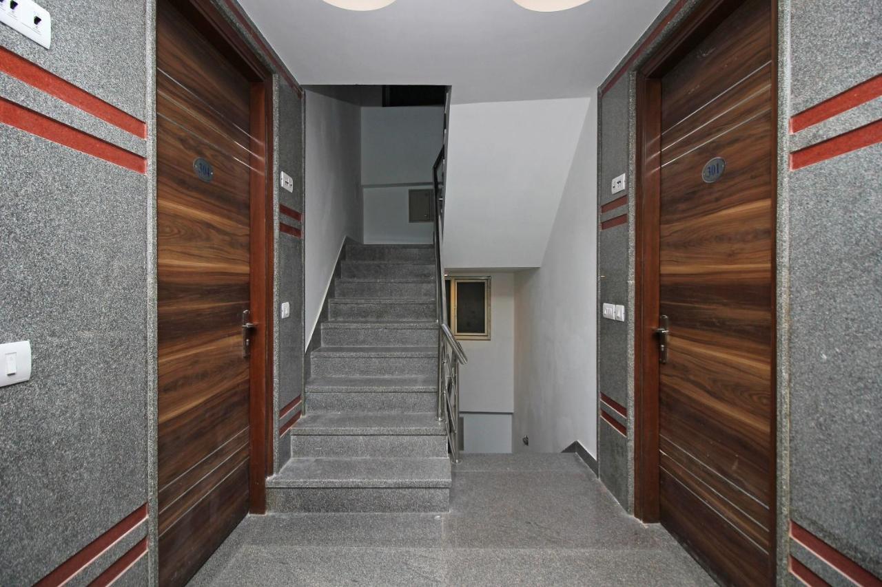 Oyo Hotel Blu Pebbles Near Delhi Airport New Delhi Exterior photo